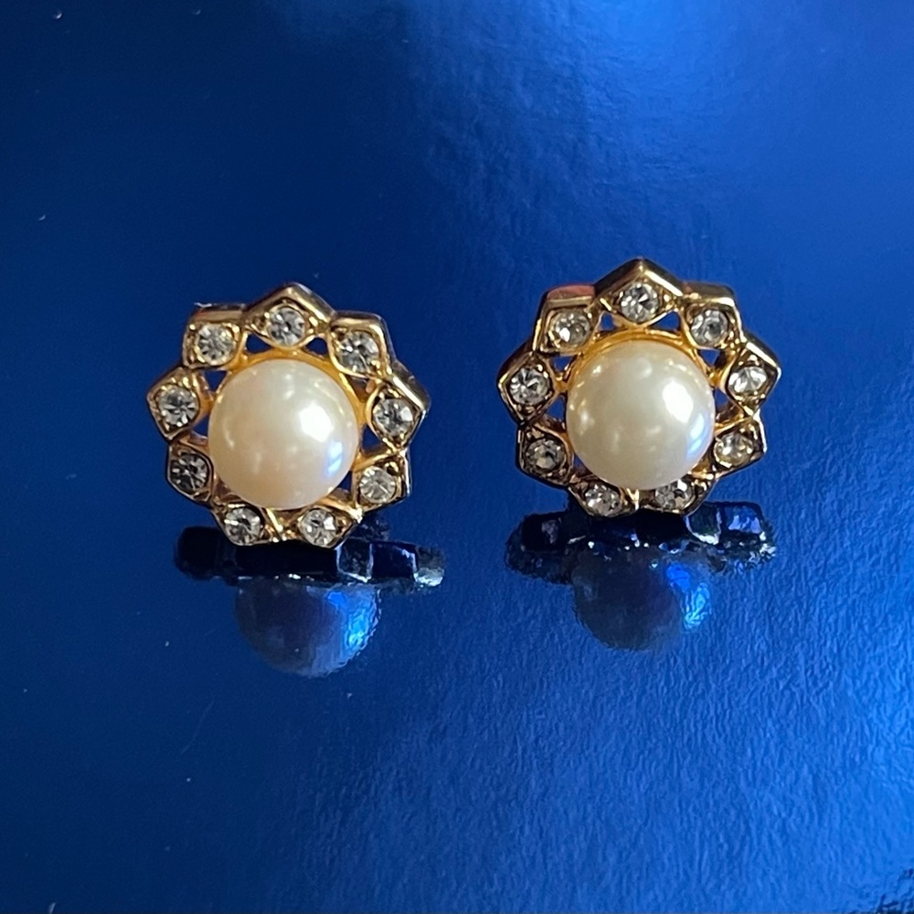 Vintage Faux Pearl Clear Rhinestones Stud Earrings